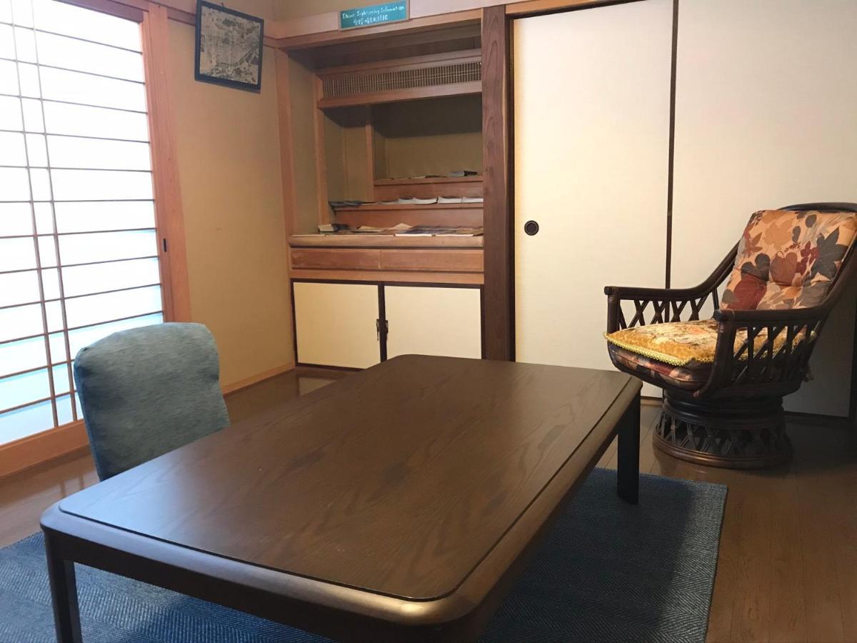 Ropeway St. Guesthouse Matsuyama  Bagian luar foto