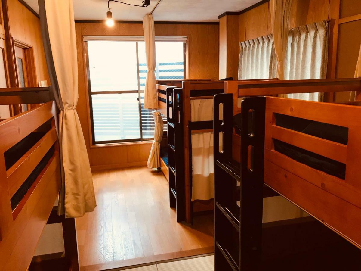 Ropeway St. Guesthouse Matsuyama  Bagian luar foto