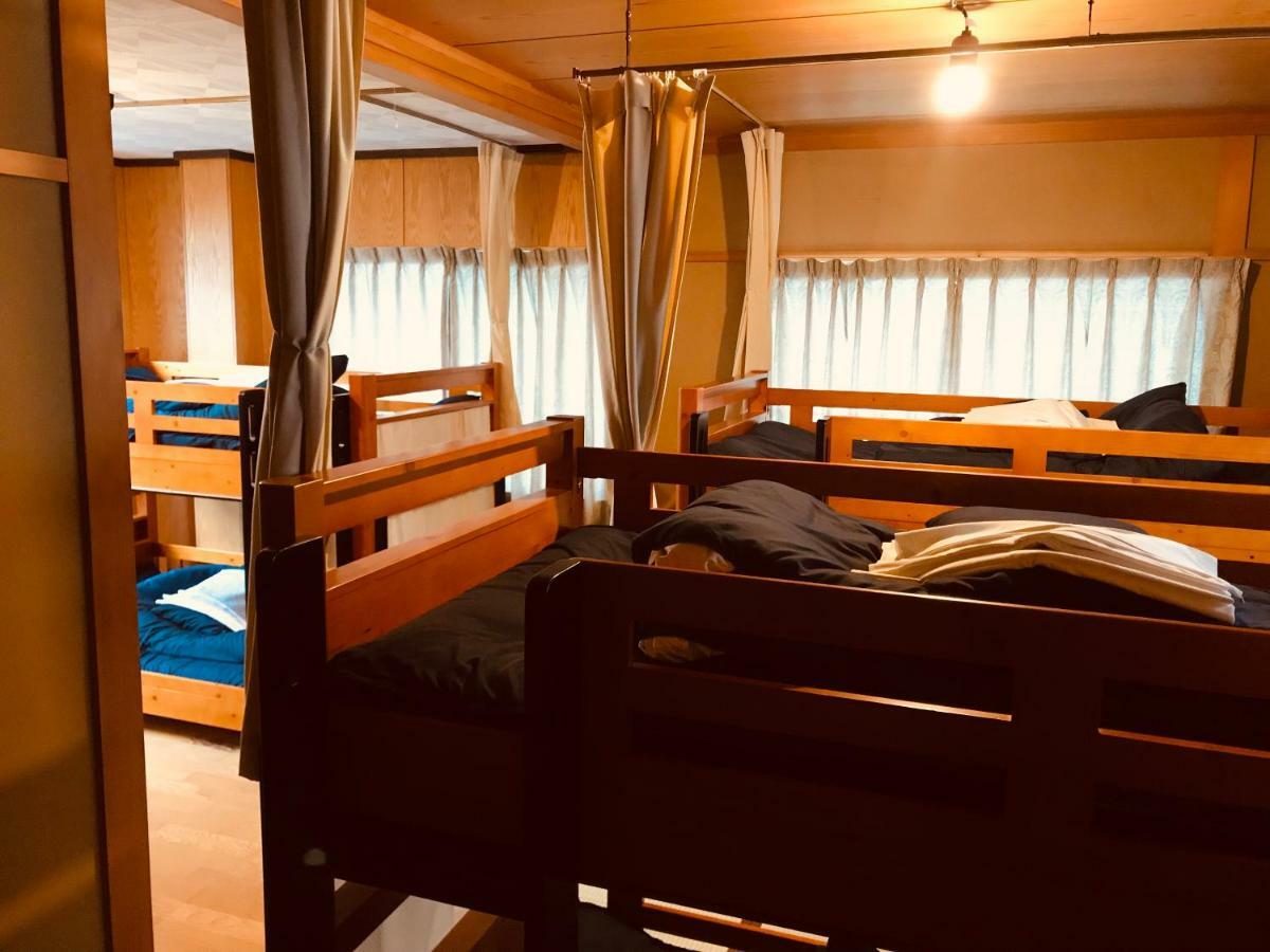 Ropeway St. Guesthouse Matsuyama  Bagian luar foto