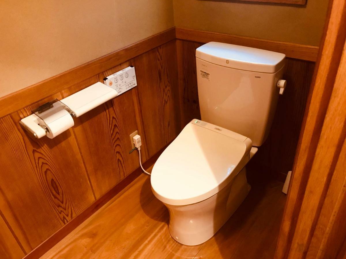 Ropeway St. Guesthouse Matsuyama  Bagian luar foto