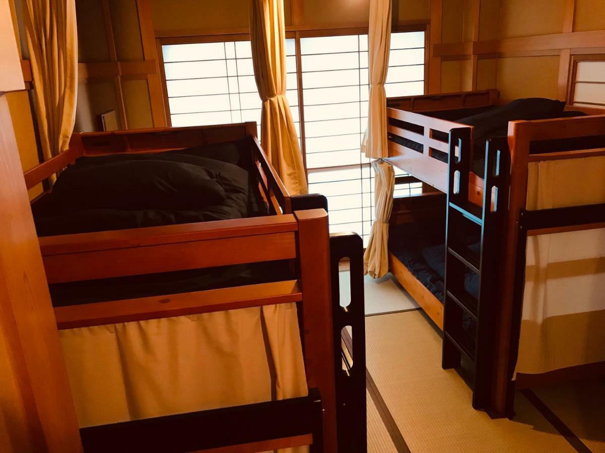 Ropeway St. Guesthouse Matsuyama  Bagian luar foto